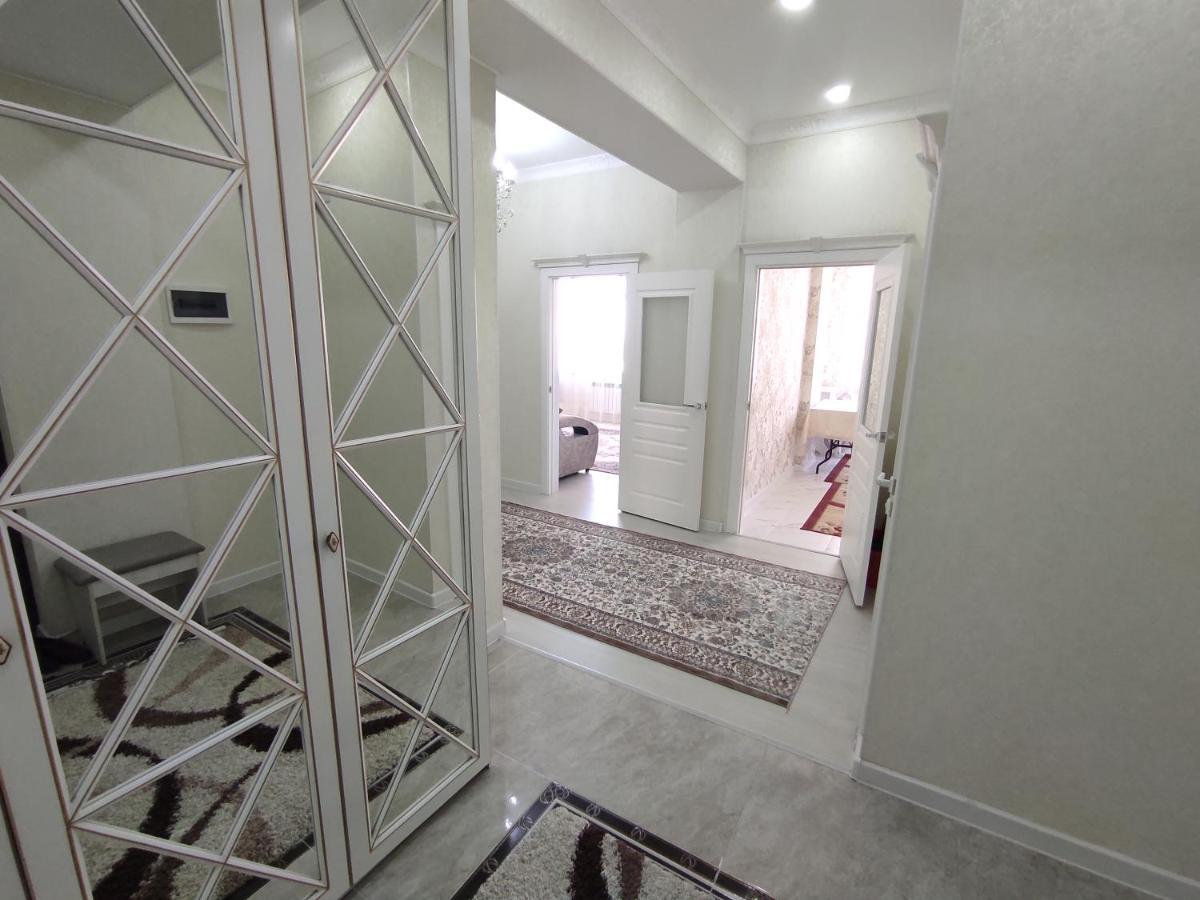 Prestigious Apartment In Bisjkek Buitenkant foto