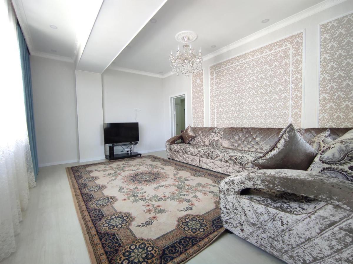 Prestigious Apartment In Bisjkek Buitenkant foto