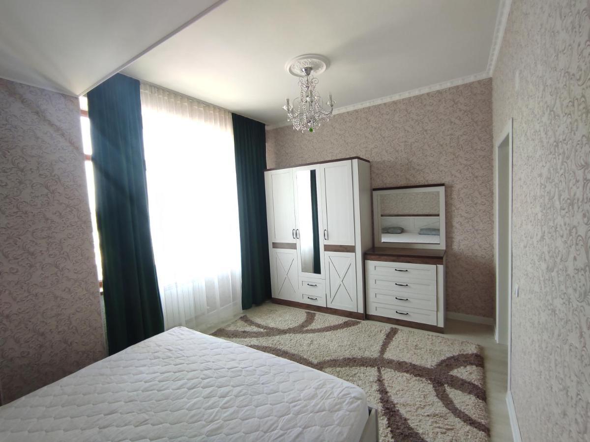 Prestigious Apartment In Bisjkek Buitenkant foto